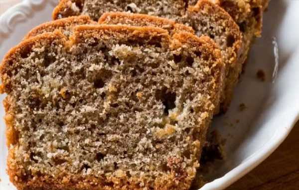 receita:-bolo-fit-de-banana-com-aveia-e-uva-passa