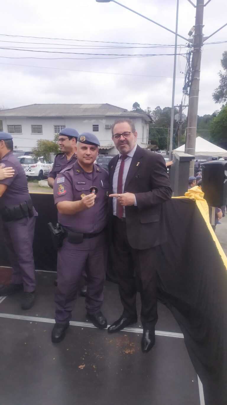 comandante-recebe-medalha