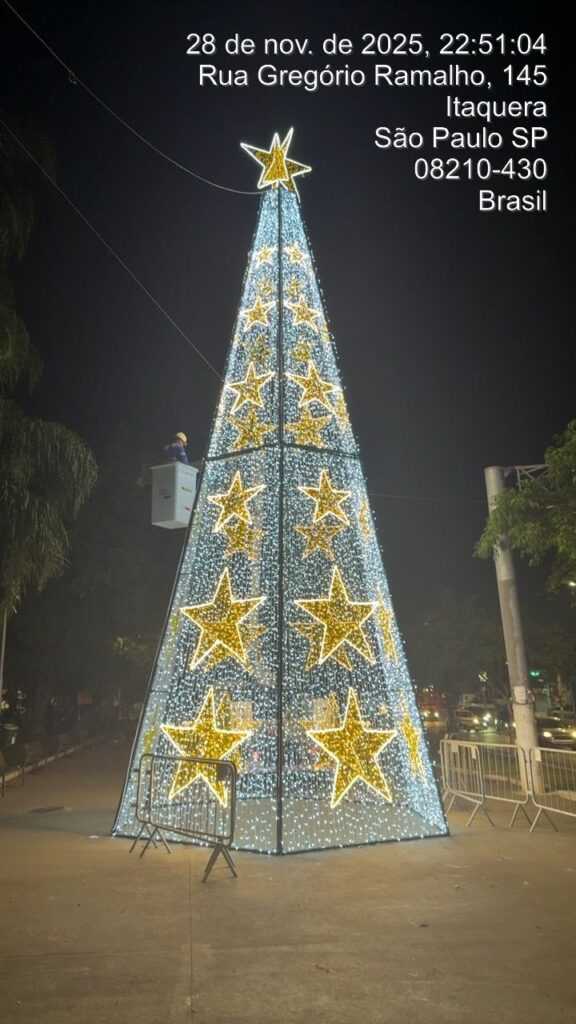 arvore-de-natal-em-itaquera