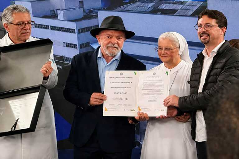 lula-entrega-equipamento-avancado-de-radioterapia-no-hospital-santa-marcelina