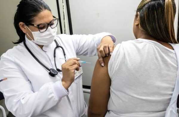 vacinação contra o sarampo é impulsionada em São Paulo, com ação no Metrô Vila Matilde vacinacao-contra-o-sarampo-e-intensificada-em-sao-paulo,-com-acao-no-metro-vila-matilde